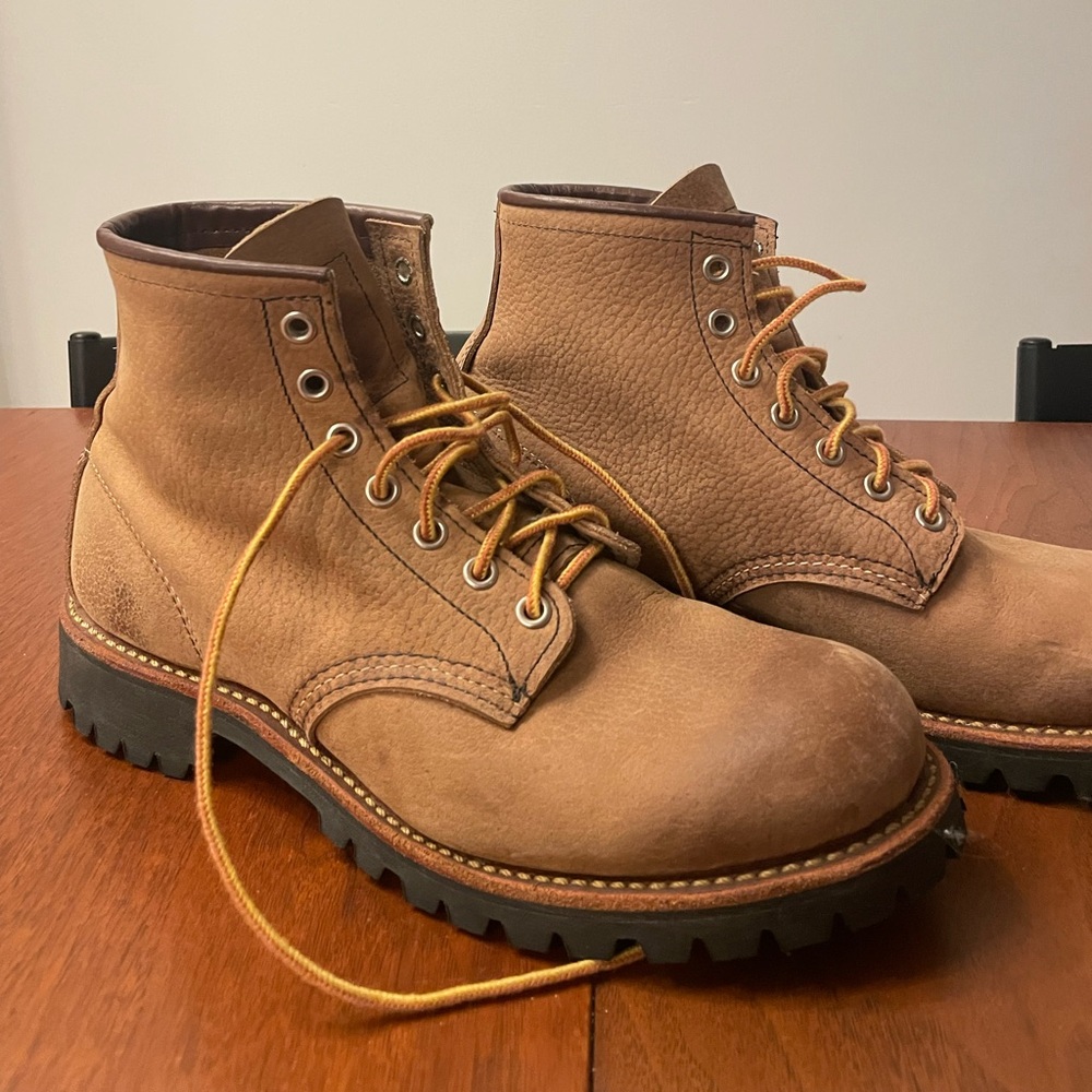 DEAD STOCK Red Wing Heritage Roughneck Round Toe Lug Men's Boots